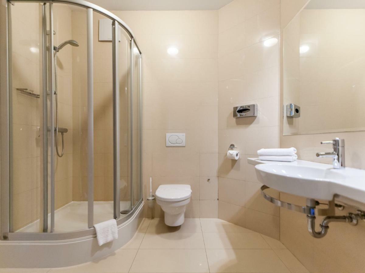 Apartament Hotelowy Delux W Kolobrzegu Ul Kosciuszki 16 Pobyt 7 Nocy 20 Procent Rabatu ,4 Dni 10 Procent Rabatu Dış mekan fotoğraf