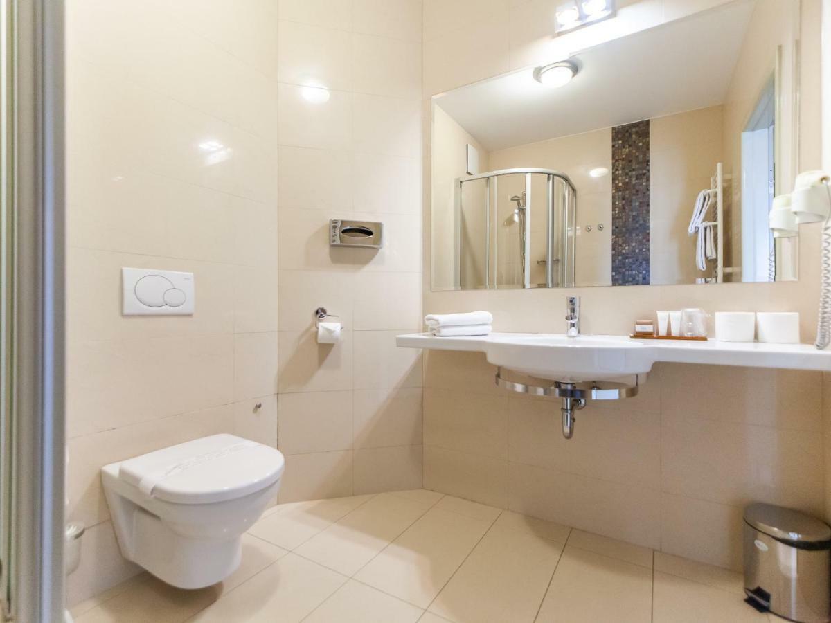 Apartament Hotelowy Delux W Kolobrzegu Ul Kosciuszki 16 Pobyt 7 Nocy 20 Procent Rabatu ,4 Dni 10 Procent Rabatu Dış mekan fotoğraf