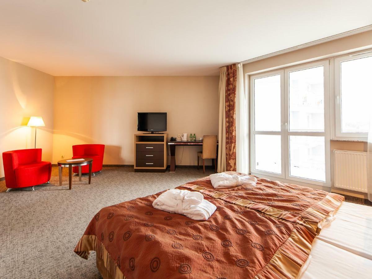 Apartament Hotelowy Delux W Kolobrzegu Ul Kosciuszki 16 Pobyt 7 Nocy 20 Procent Rabatu ,4 Dni 10 Procent Rabatu Dış mekan fotoğraf